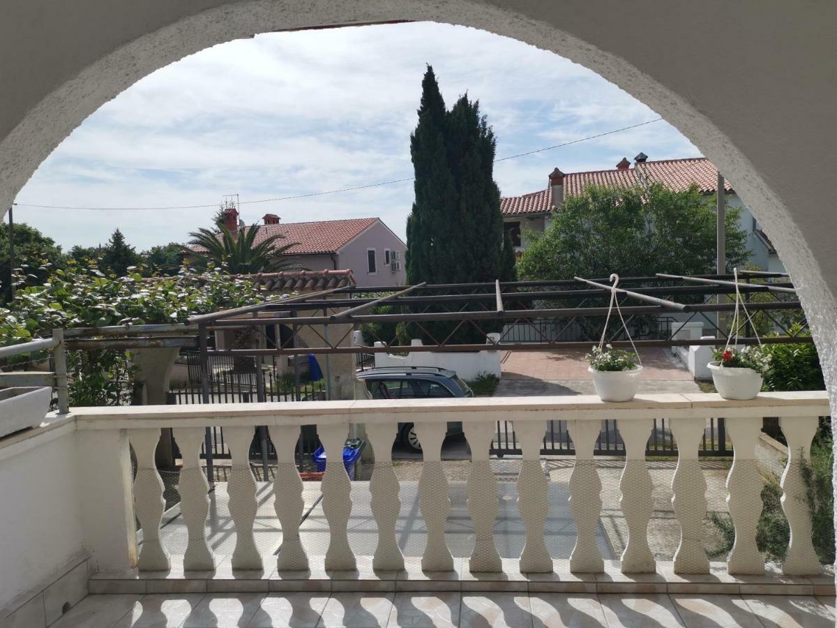 Apartma Soncek Premantura Zewnętrze zdjęcie
